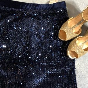 NWT MAKE OFFER F21 Navy Knee LNG Skirt